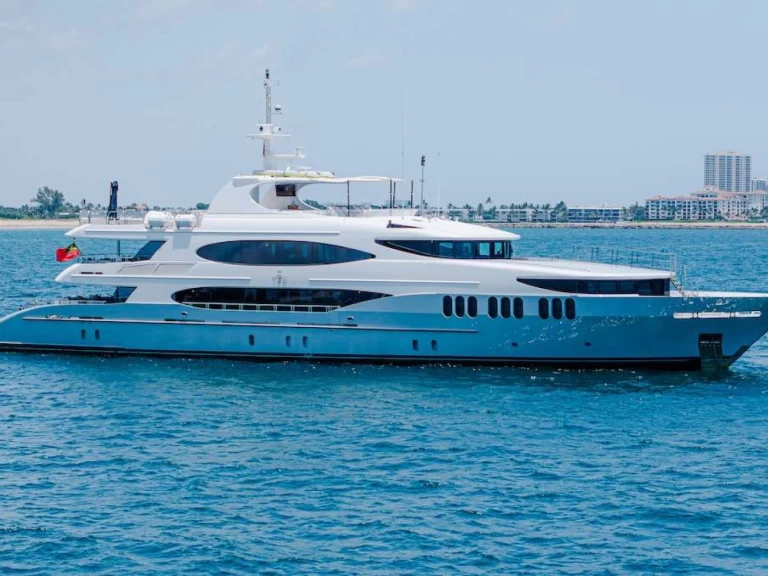 Luxury Yacht rental in Bahamas - Trinity TCB