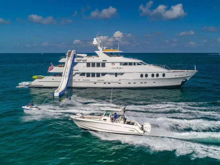 Luxury Yacht for rent Bahamas at the best price