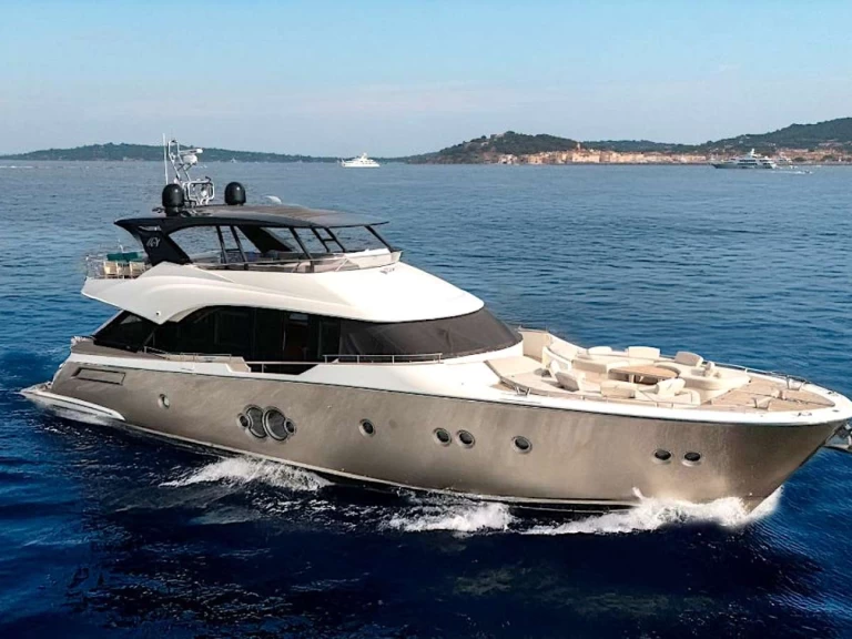 Luxury Yacht rental in Athens - MonteCarloYachts NAYLA