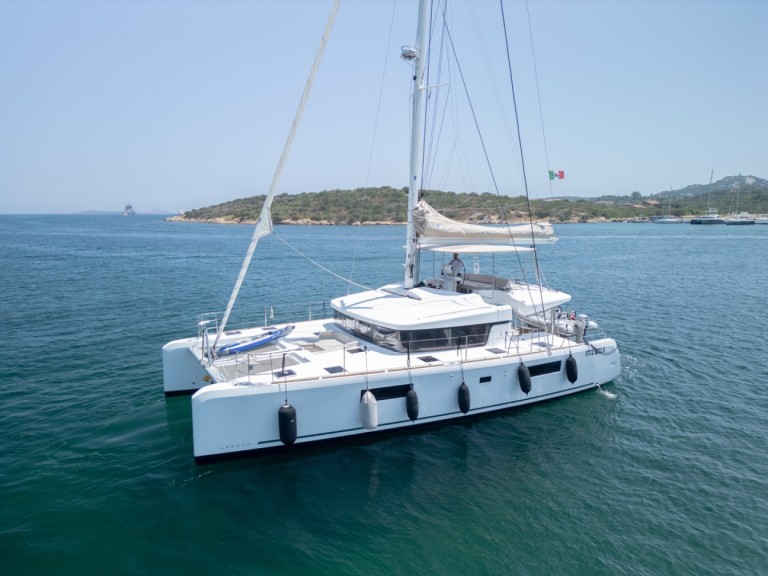 Catamaran rental with or without captain Lagoon Cugnana Verde