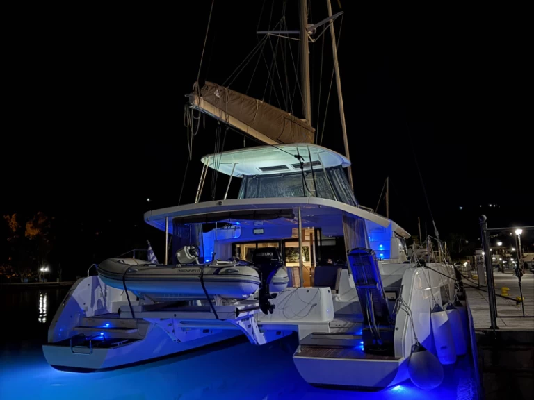 Boat rental Lagoon Lagoon 46 in Paros (Island) on Samboat
