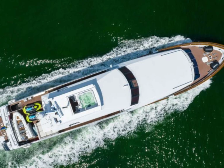Bareboat Rental Luxury Yacht Broward with a boat licence