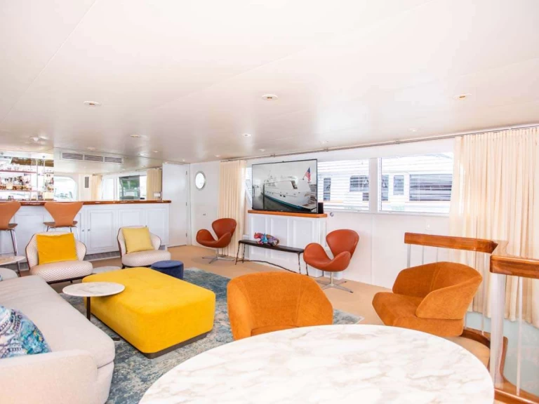 Luxury Yacht for rent State of Maine at the best price