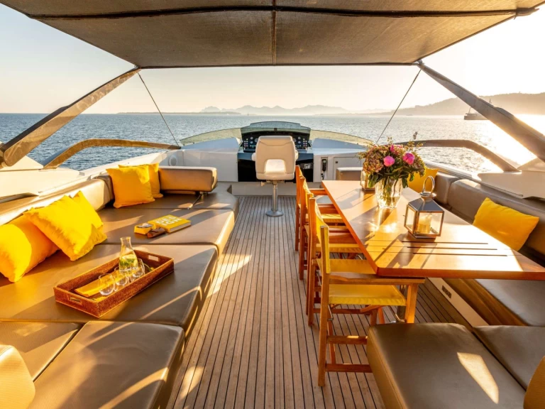 Yacht charter Cannes cheap Quantum