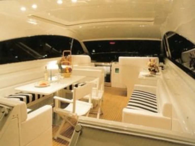 Yacht charter Nassau cheap DARE TO DREAM