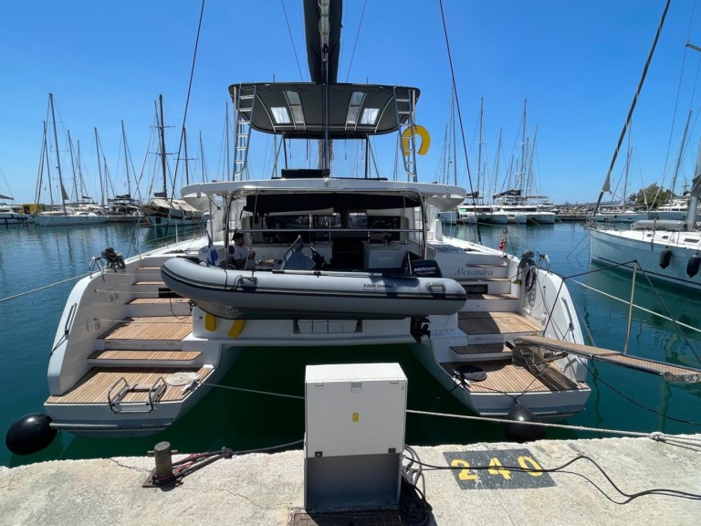 Lagoon Lagoon 46 in Alimos on SamBoat