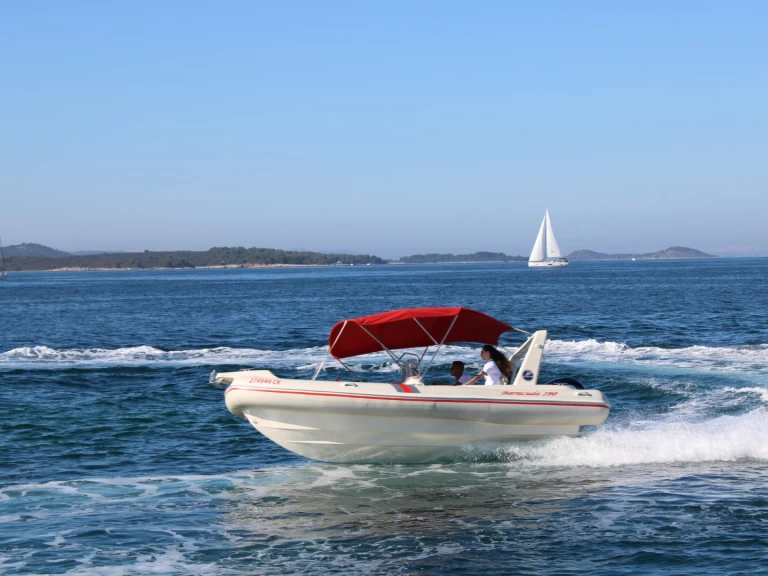 Boat rental Barracuda Yachts Barracuda 590 in Crikvenica on Samboat