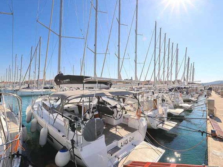 Sailboat for rent Biograd na Moru at the best price