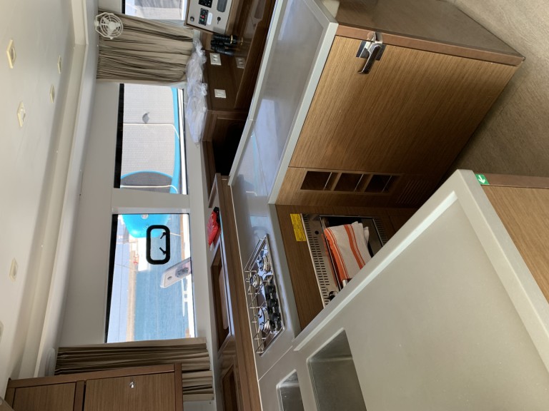 Boat rental Lagoon Lagoon 450 F in Alimos on Samboat