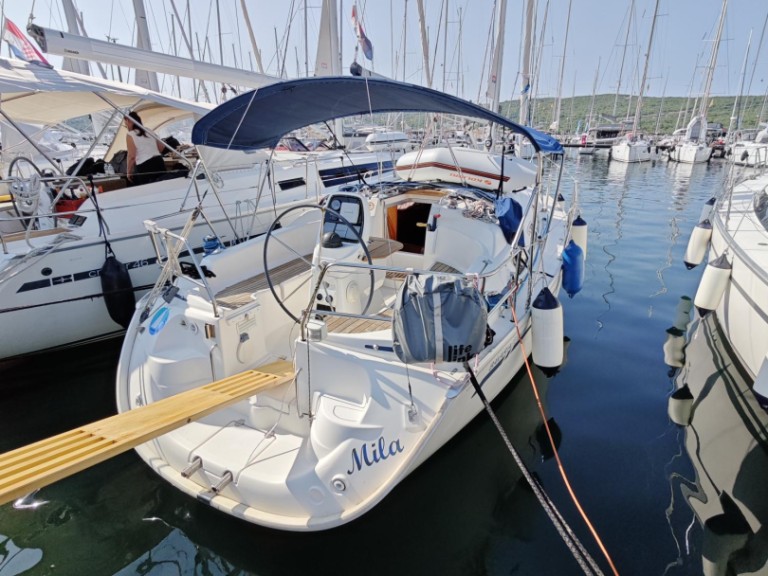 Bareboat Rental Sailboat Bavaria with a boat licence