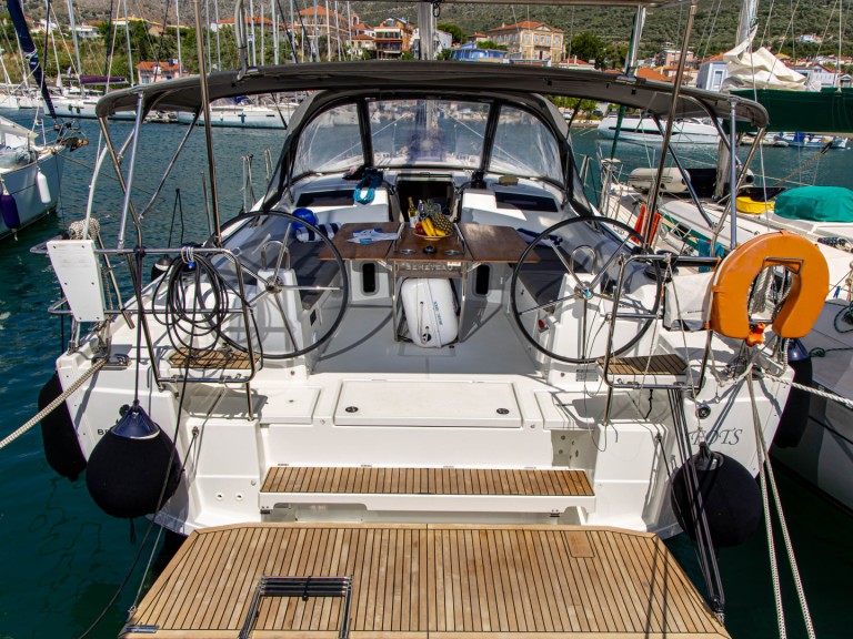 Bénéteau Oceanis 40.1 in Pálairos on SamBoat