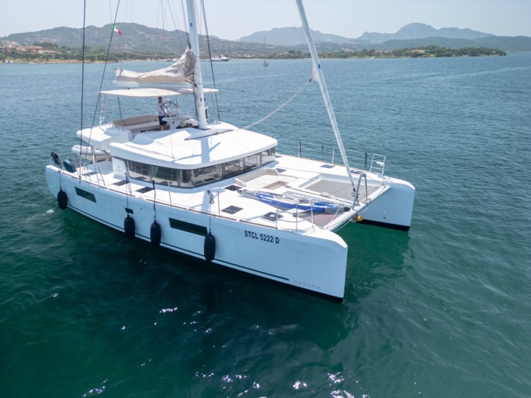 Bareboat Rental Catamaran Lagoon with a boat licence
