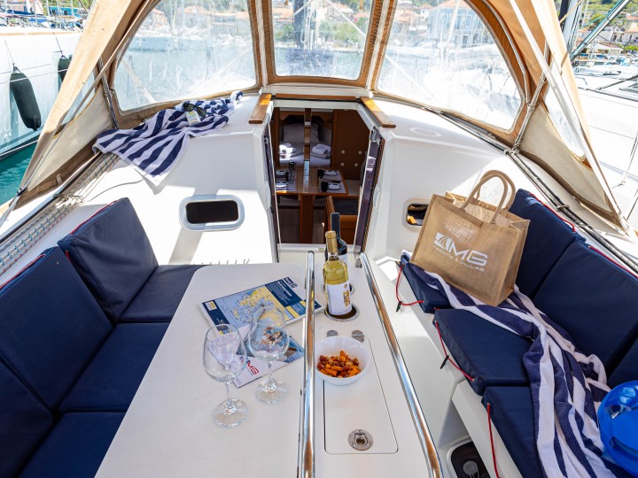 Sailboat rental in Lefkáda - Jeanneau Sun Odyssey 349