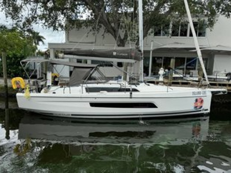Sailboat rental with or without captain Dufour Marsh Harbour
