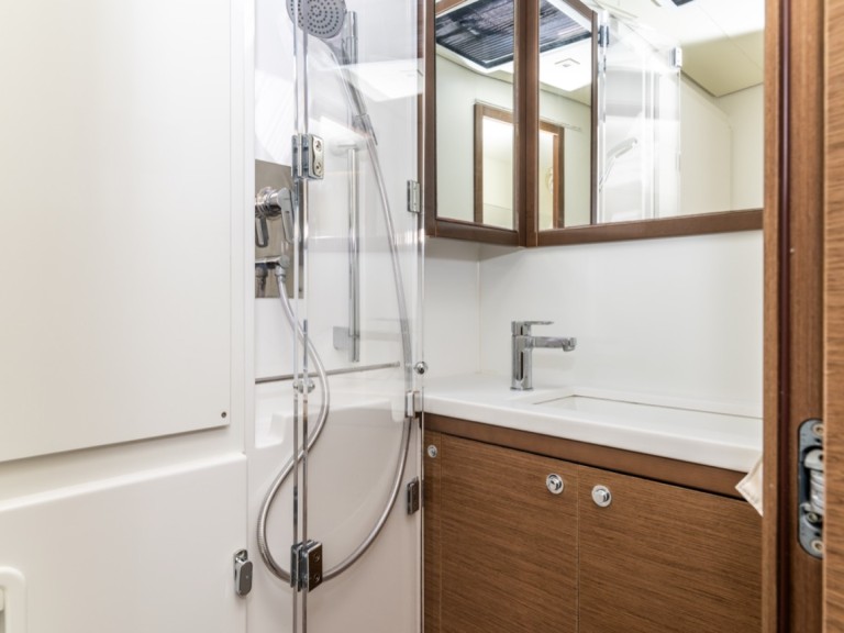 Catamaran rental in Cugnana Verde - Lagoon Lagoon 52 F