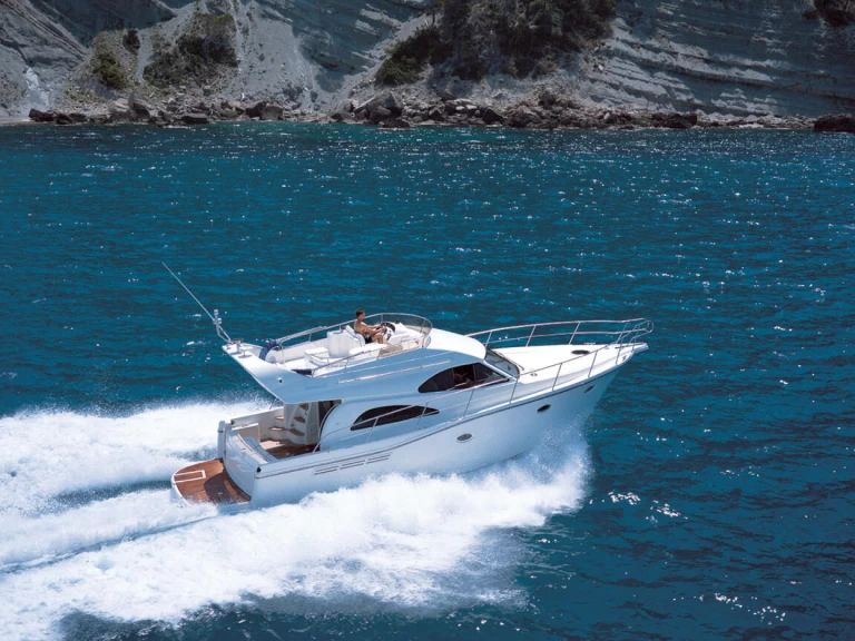 Bareboat Rental Luxury Yacht Rodman with a boat licence