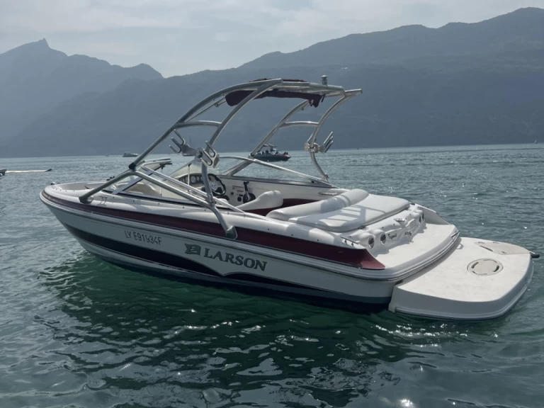 Larson SEI 180 LXBRLUX in Aix-les-Bains on SamBoat