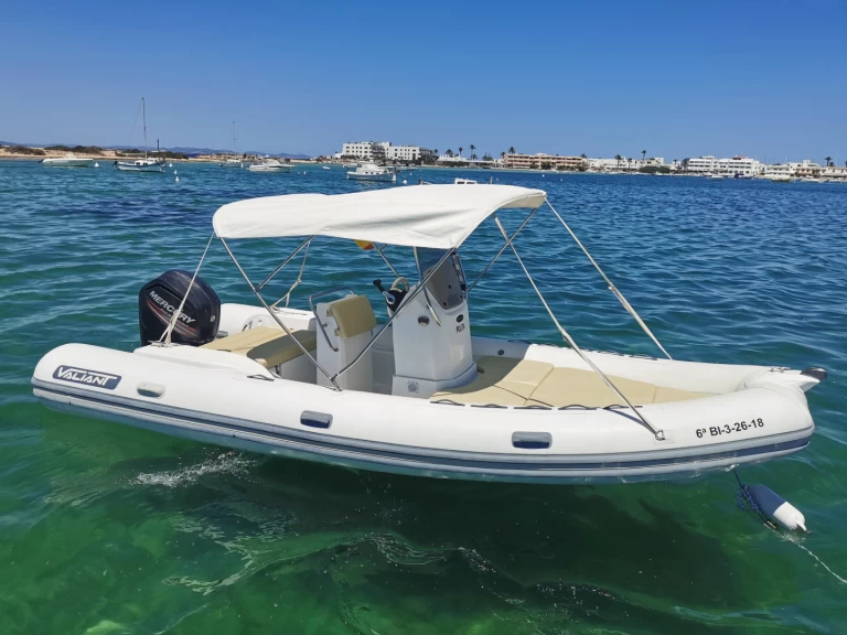 Boat rental Valiant DR 600 in La Savina on Samboat