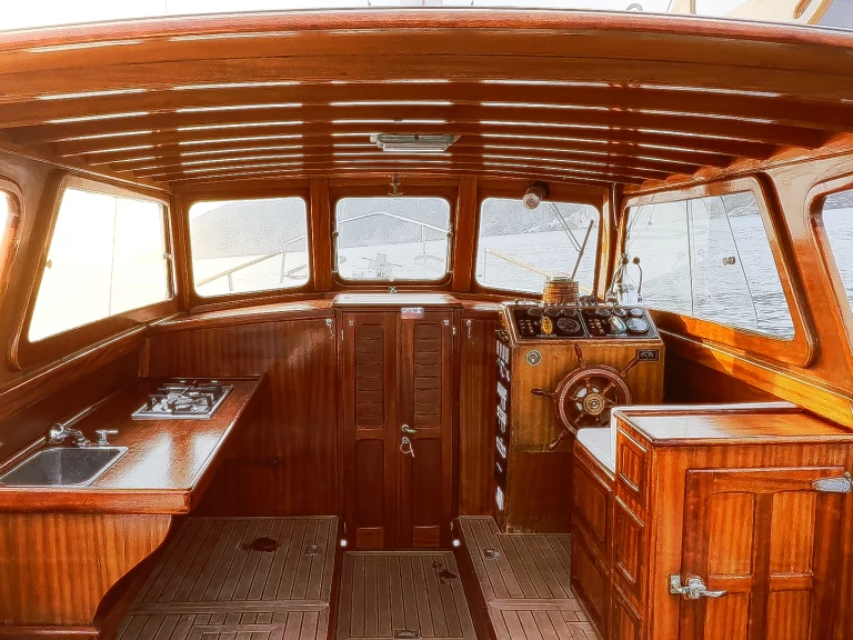 Motorboat rental with or without captain G.i.a.m Rapallo Bocca di Magra