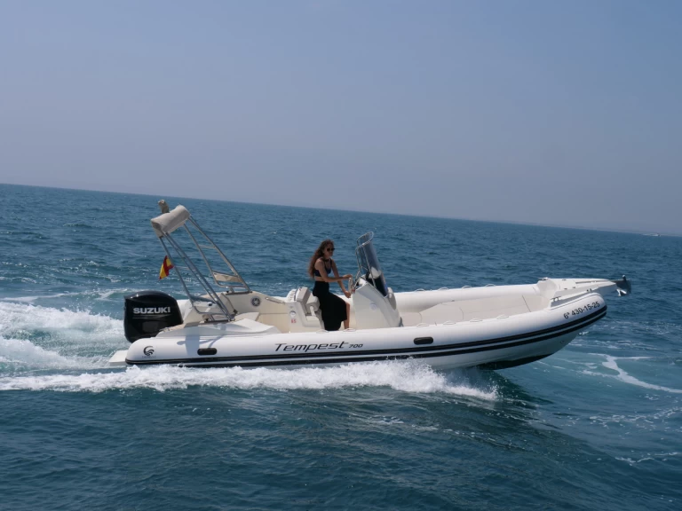 Rent a Capelli Tempest 700 Empuriabrava