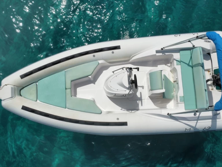 Boat rental Magnus 6.20 in Porto Rotondo on Samboat