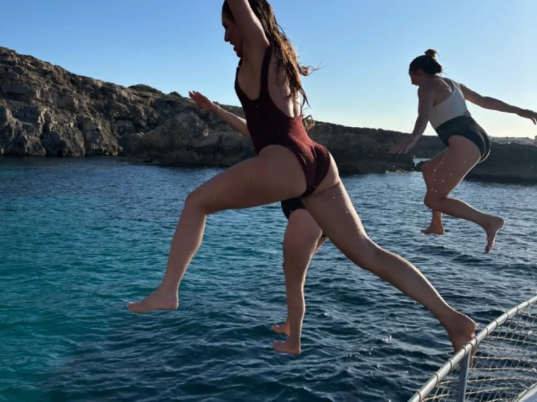 Motorboat rental with or without captain Jeanneau Marina Formentera