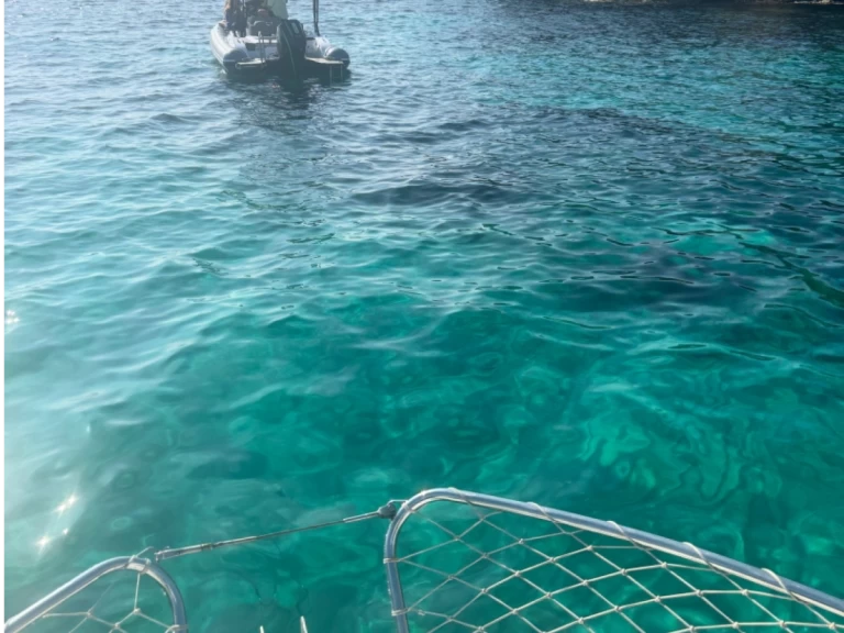 Bareboat Rental Motorboat Jeanneau with a boat licence