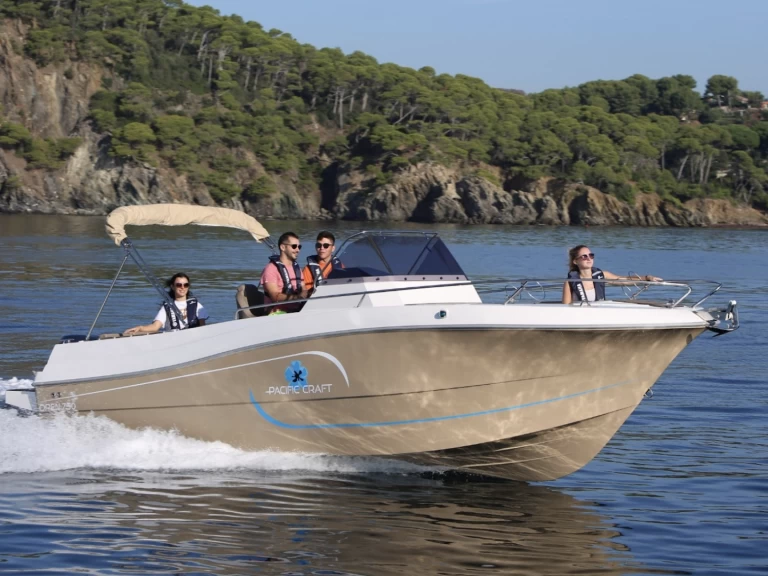 Motorboat rental with or without captain Pacific Craft Biscarrosse