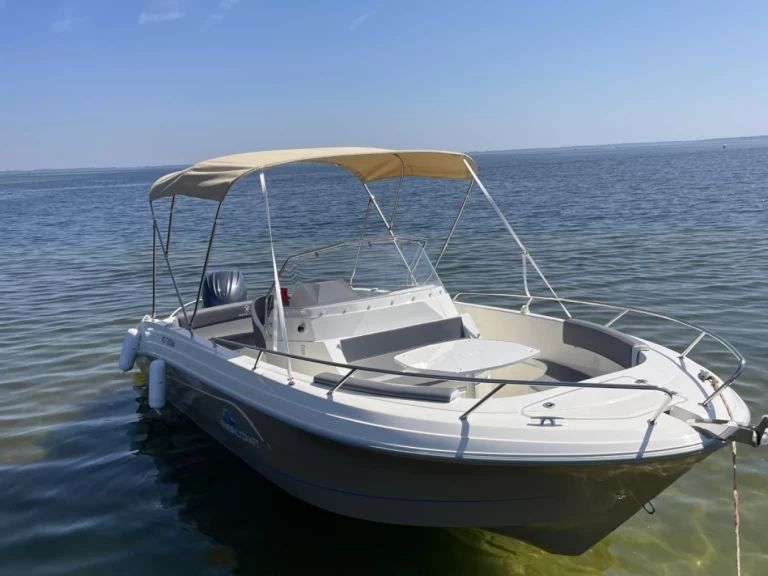 Motorboat rental with or without captain Pacific Craft Biscarrosse