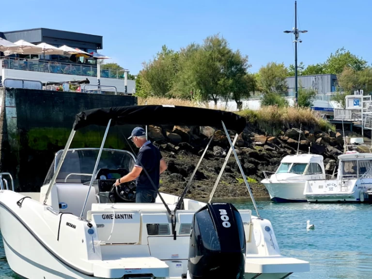 Rent a Quicksilver Activ 755 Open Brest