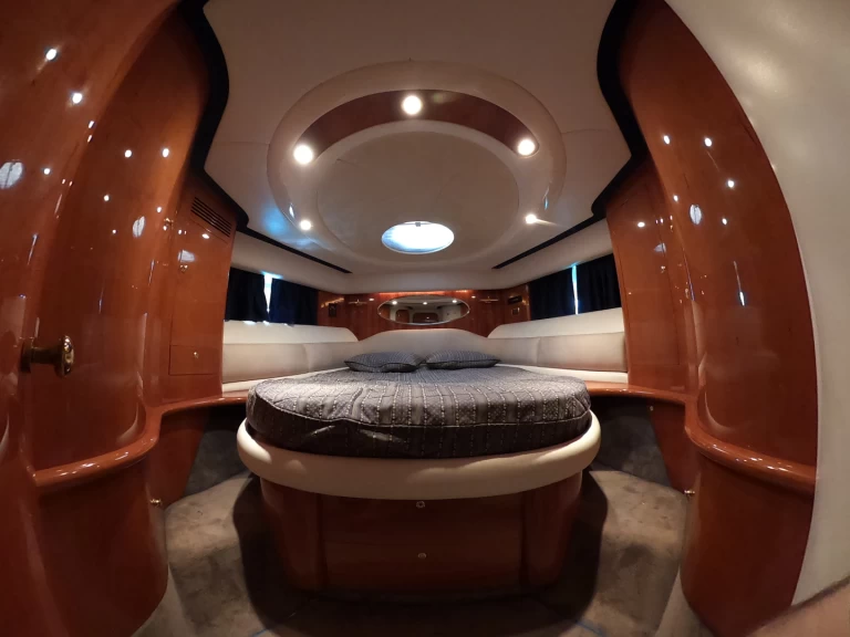 Motorboat rental with or without captain Cranchi Himarë