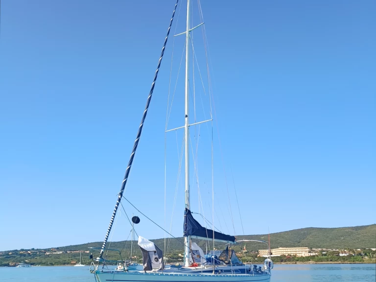 Boat rental Comar Comet 420 in Arbatax on Samboat