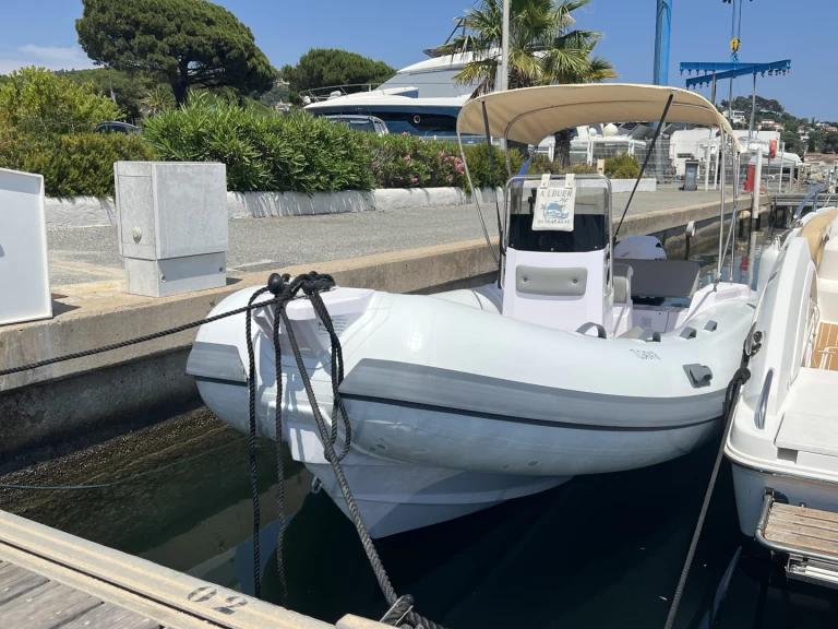 Selva D570FB in Sainte-Maxime on SamBoat