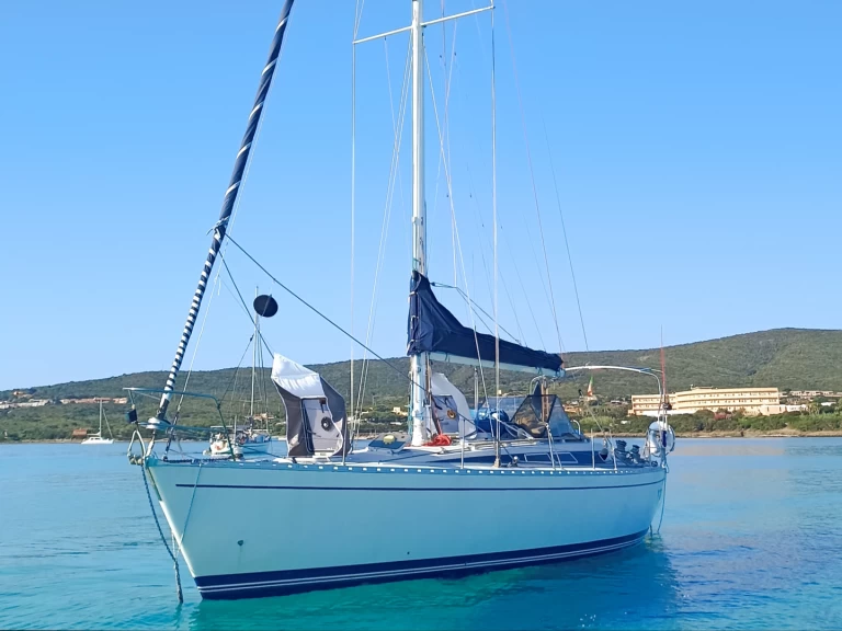 Yacht charter Arbatax cheap Comet 420