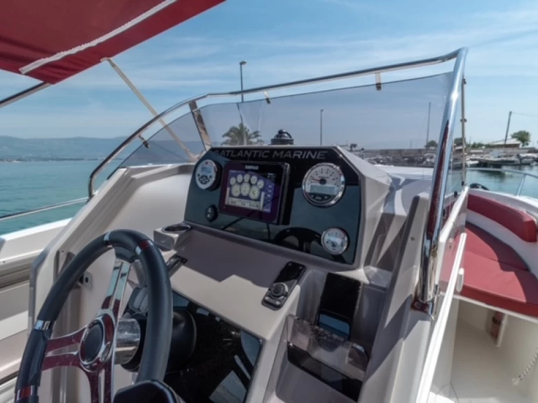 Atlantic 730 Sun Cruiser in Trogir on SamBoat