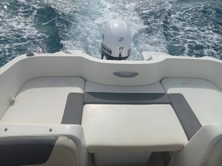 Bayliner E16 in La Savina on SamBoat