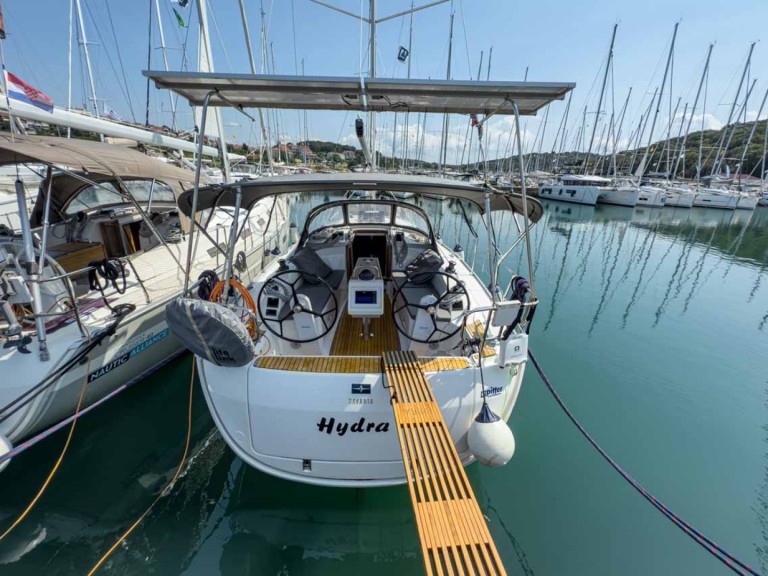 Rent a Bavaria Cruiser 34 Pula