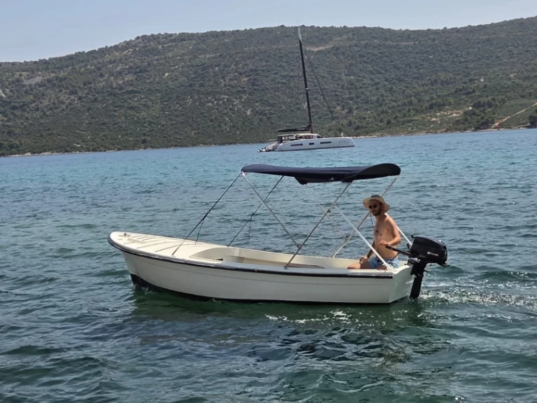 Yacht charter Poljica cheap Jugoplastika
