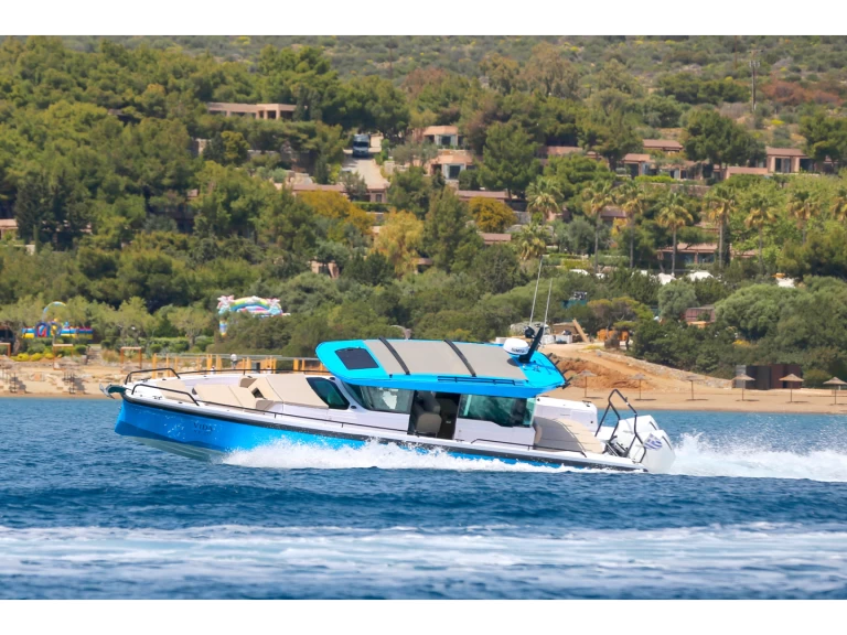 Boat rental Axopar Axopar 37 XC Cross Cabin in Lávrio on Samboat