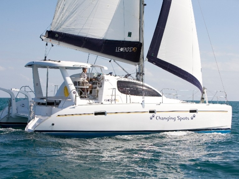 Rent a Leopard Catamarans / Robertson & Caine Leopard 40 Fethiye