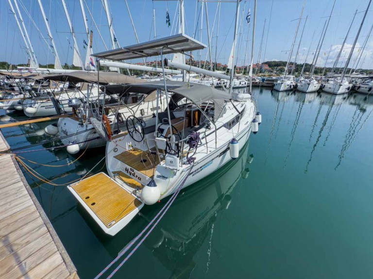Sailboat rental in Pula - Bavaria Cruiser 34