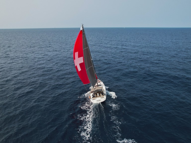 Sailboat for rent Marseille at the best price