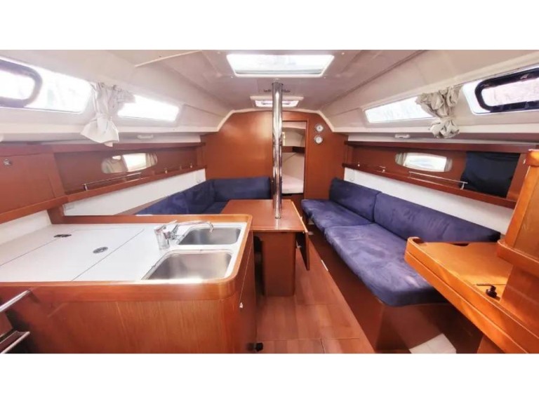 Sailboat rental with or without captain Bénéteau Saint-Quay-Portrieux