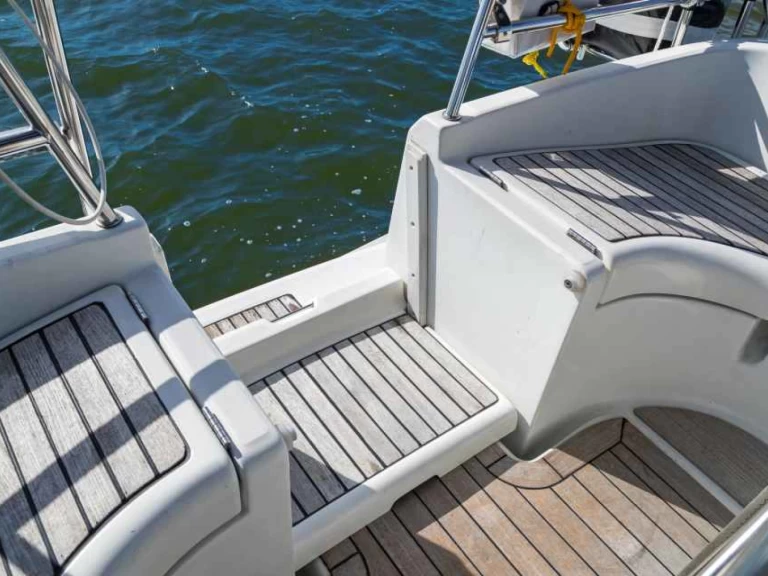 Yacht charter Póros (City) cheap Oceanis 361