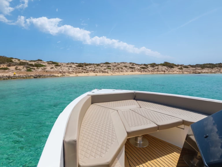 Rent a DEANTONIO YACHTS D28 Dénia