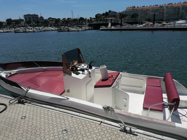 Yacht charter Lège-Cap-Ferret cheap Cap Camarat 675