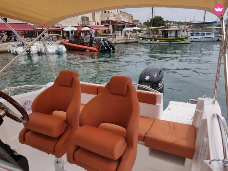 Motorboat rental in Medulin - Barracuda 686 WA