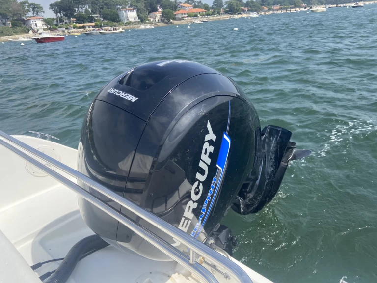 Motorboat rental with or without captain Jeanneau Lège-Cap-Ferret