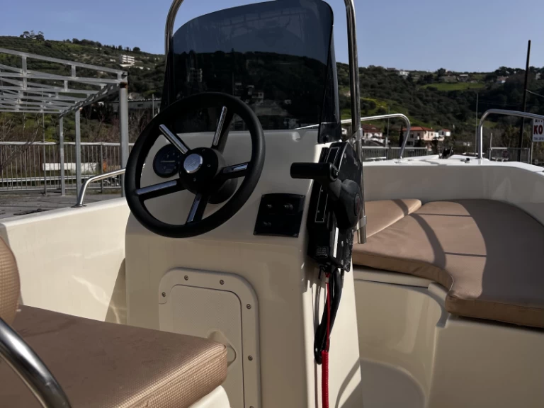 Boat rental BRS BRS500 in Kato Gouves on Samboat