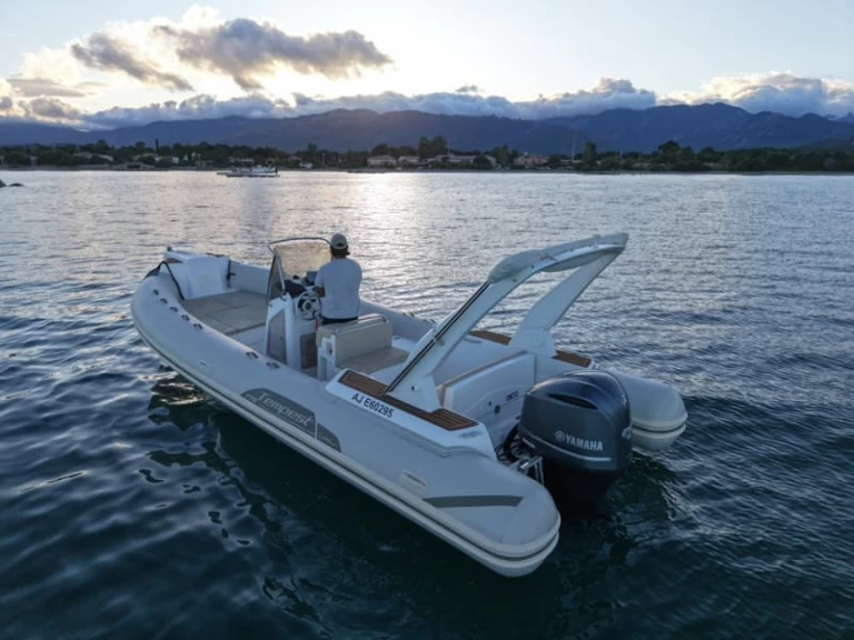 Boat rental Capelli Capelli 770 in Porticcio on Samboat